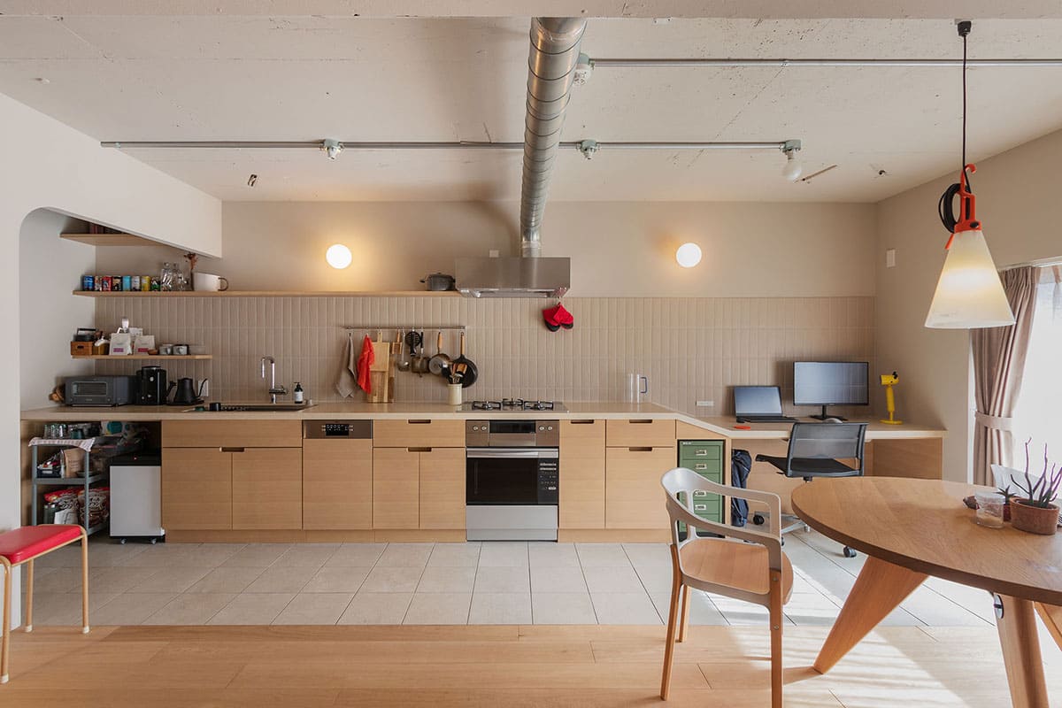 コーヒー好きのご夫婦がこだわった造作壁付けキッチンがあるLDK