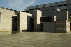 芸術活動を支える”器”